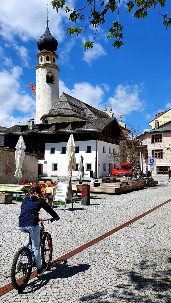 In Innichen beginnt eine E-Bike-Tour über den Toblacher See bis zu den drei Zinnen.