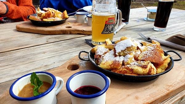 Die Rossalm auf der Plose serviert diesen Kaisernschmarrn.