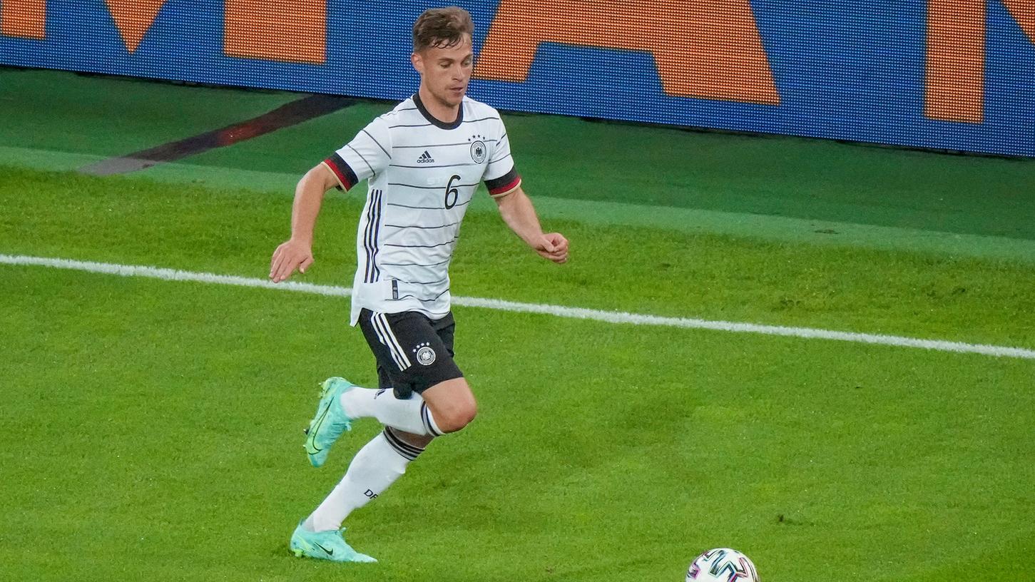 Wohin mit Kimmich? Der Bayern-Star kann sowohl außen als auch im Zentrum spielen.
Wohin mit Kimmich? Der Bayern-Star kann sowohl außen als auch im Zentrum spielen.
