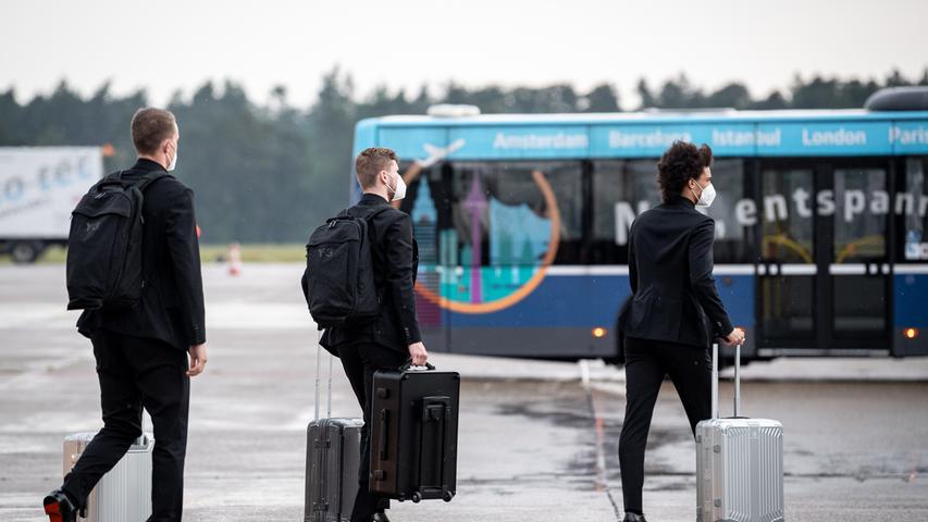 Bilder vom Airport: Die Nationalmannschaft landet in Nürnberg