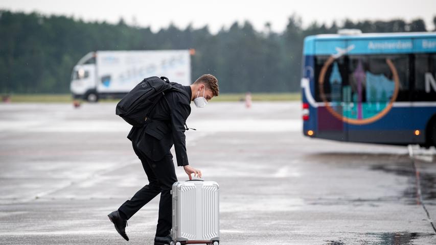 Bilder vom Airport: Die Nationalmannschaft landet in Nürnberg