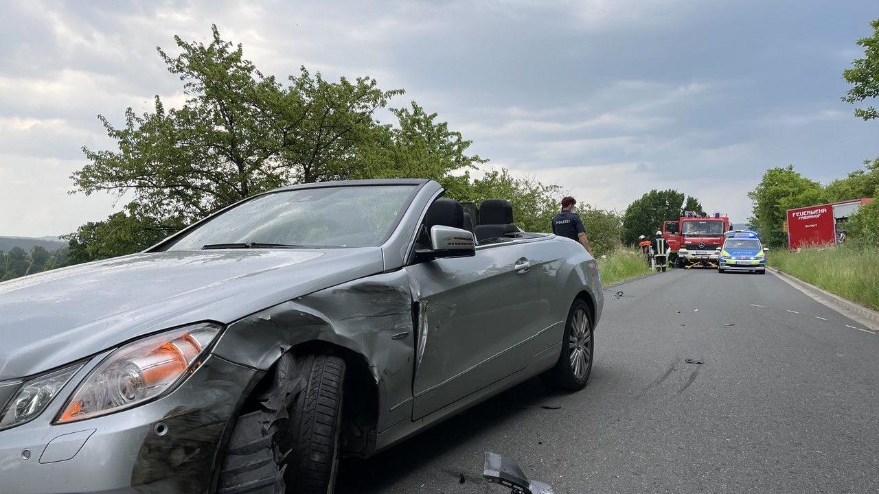 Die Polizei ermittelt zum Unfallhergang. Die Polizei ermittelt zum Unfallhergang.