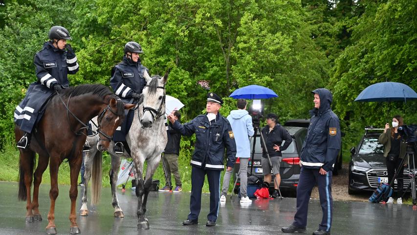 Fans, Polizei und Regen: Das DFB-Team kommt im EM-Quartier in Herzogenaurach an