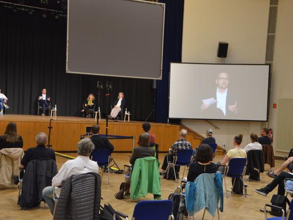 Ein Schritt zurück in die Normalität. Bei der Diskussion im Markgrafensaal waren erstmals wieder Bürgerinnen und Bürger zugelassen. 