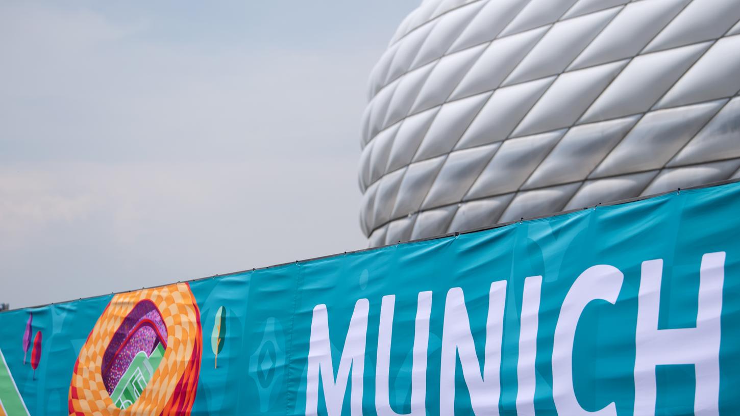 Wo ist denn der Allianz-Schriftzug an der Münchner Arena? Die Antwort lautet: nicht mehr da. Wo ist denn der Allianz-Schriftzug an der Münchner Arena? Die Antwort lautet: nicht mehr da.