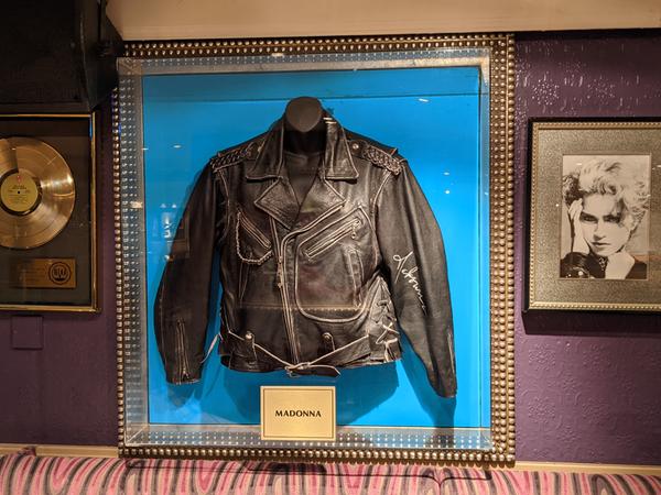Eine Lederjacke von Madonna.
Eine Lederjacke von Madonna.