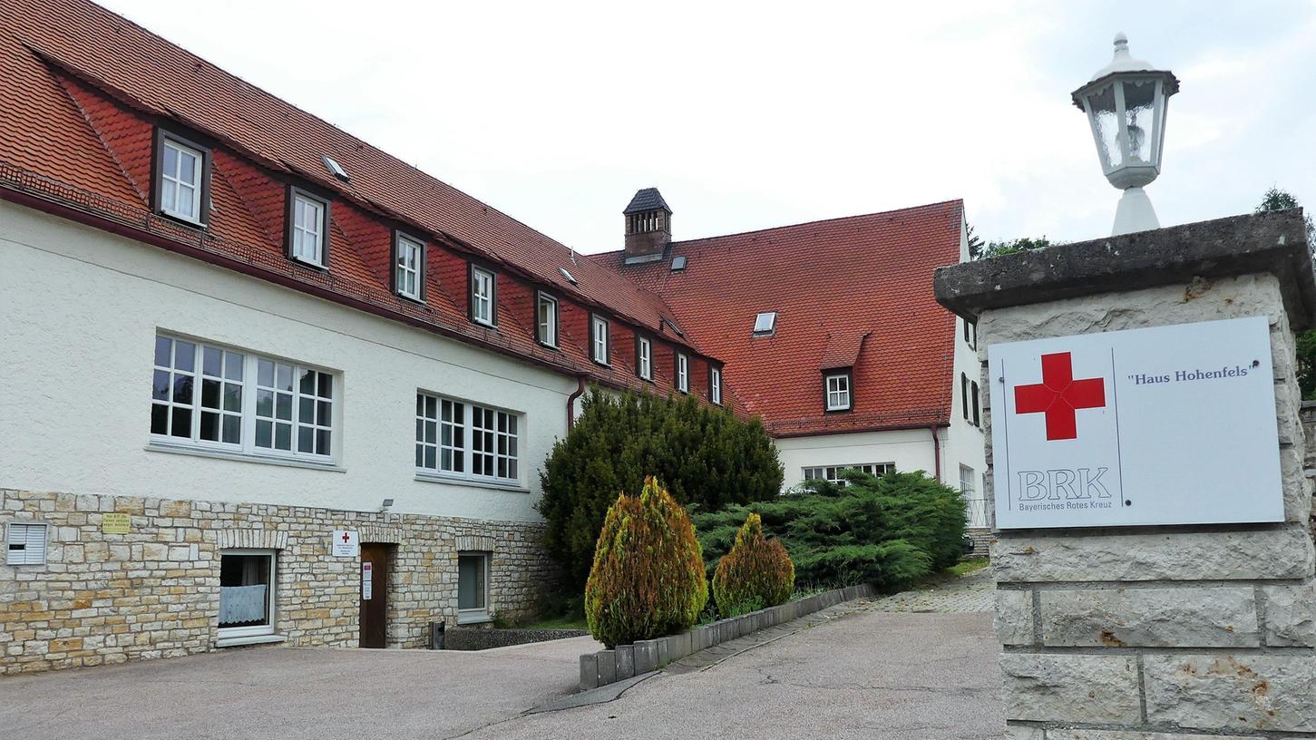 Im BRK-Haus am Tillyweg soll es in Zukunft weiterhin eine Landesschule geben. Außerdem ist die Errichtung einer Tagespflege geplant. Dazu wird der Markt das Gebäude sanieren.
Im BRK-Haus am Tillyweg soll es in Zukunft weiterhin eine Landesschule geben. Außerdem ist die Errichtung einer Tagespflege geplant. Dazu wird der Markt das Gebäude sanieren.