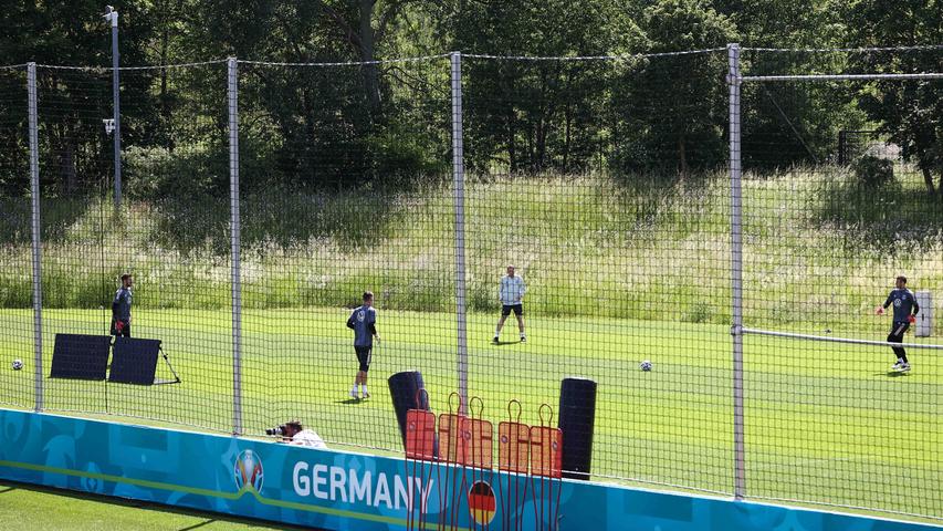 Im DFB-Quartier in Herzogenaurach geht das Löw-Team die Mission EM 2021 an. Und dort bereitet sich die deutsche Nationalmannschaft aufs erste Spiel vor.