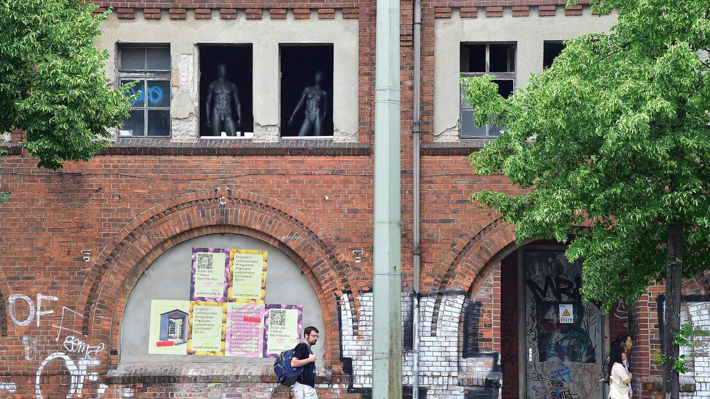 Die Außenfassade des Clubs Revier Südost in Berlin.