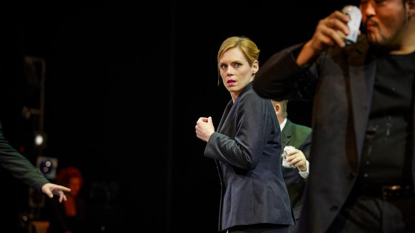 Erzählerin mit ideologischen Hintergedanken: Emily Newton in "The Rape of Lucretia".
Erzählerin mit ideologischen Hintergedanken: Emily Newton in "The Rape of Lucretia".