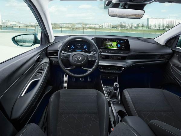 Arbeitsplatz des Fahrers: Mit Digital-Cockpit und großem Touchscreen. Arbeitsplatz des Fahrers: Mit Digital-Cockpit und großem Touchscreen.