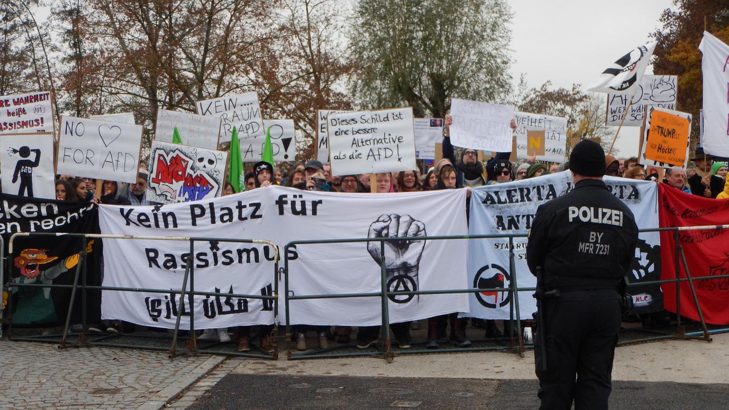 Im Herbst 2016 sprach Björn Höcke in der Stadthalle, damals protestierten 500 Menschen gegen den Auftritt des AfDlers in Gunzenhausen. Nun ruft das Landkreisbündnis gegen Rechts erneut zum Protest auf.