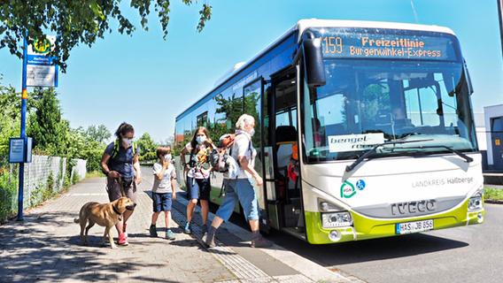 Teurer "Gredl-Express": Kommunen zahlen 270 Euro pro Busfahrkarte - für gerade mal 23 Kilometer!