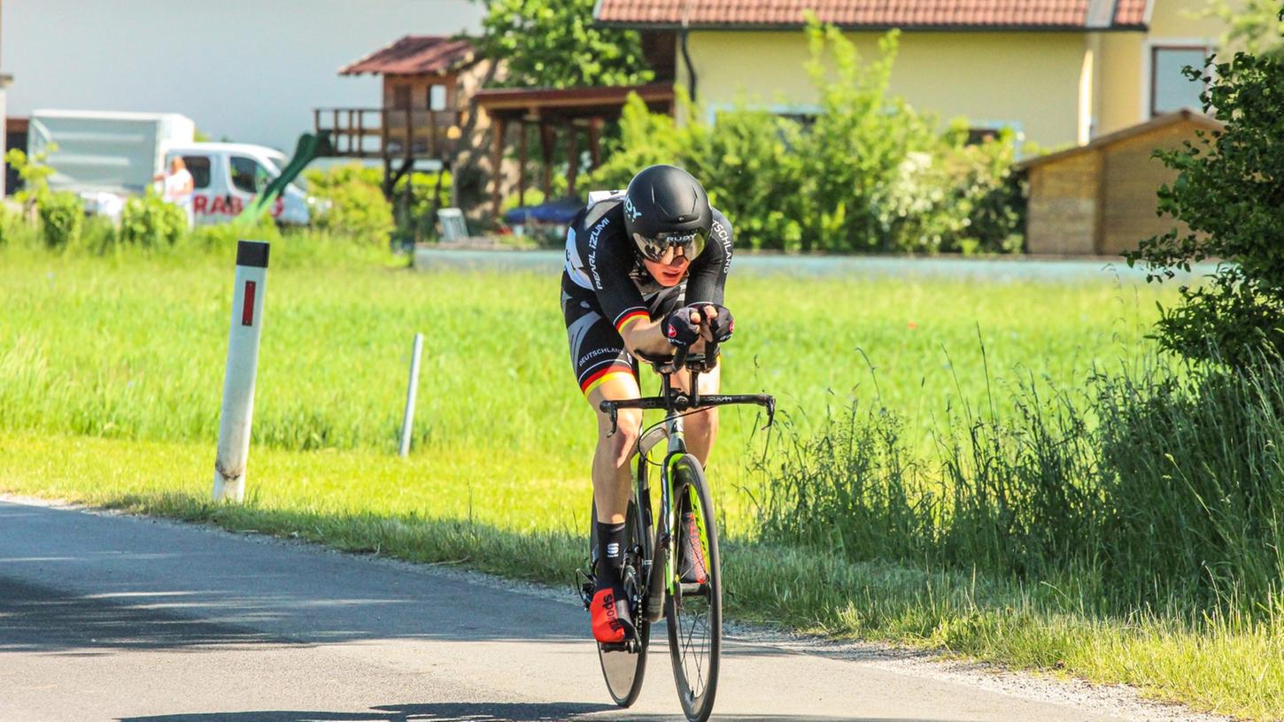 Ein spezielles Fahrrad braucht Jakob Klinge vom Herrmann Radteam für seinen Sport nicht. Bei der EM war er auf einem regulären Zeitfahrrad unterwegs.
Ein spezielles Fahrrad braucht Jakob Klinge vom Herrmann Radteam für seinen Sport nicht. Bei der EM war er auf einem regulären Zeitfahrrad unterwegs.