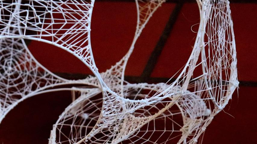 ...und Netze aus dem 3D-Drucker. All das ist in der Sommerausstellung des Kunst- und Kulturvereins zu sehen.