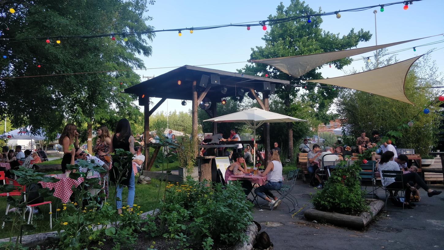 Biergarten im Z-Bau Biergarten im Z-Bau
