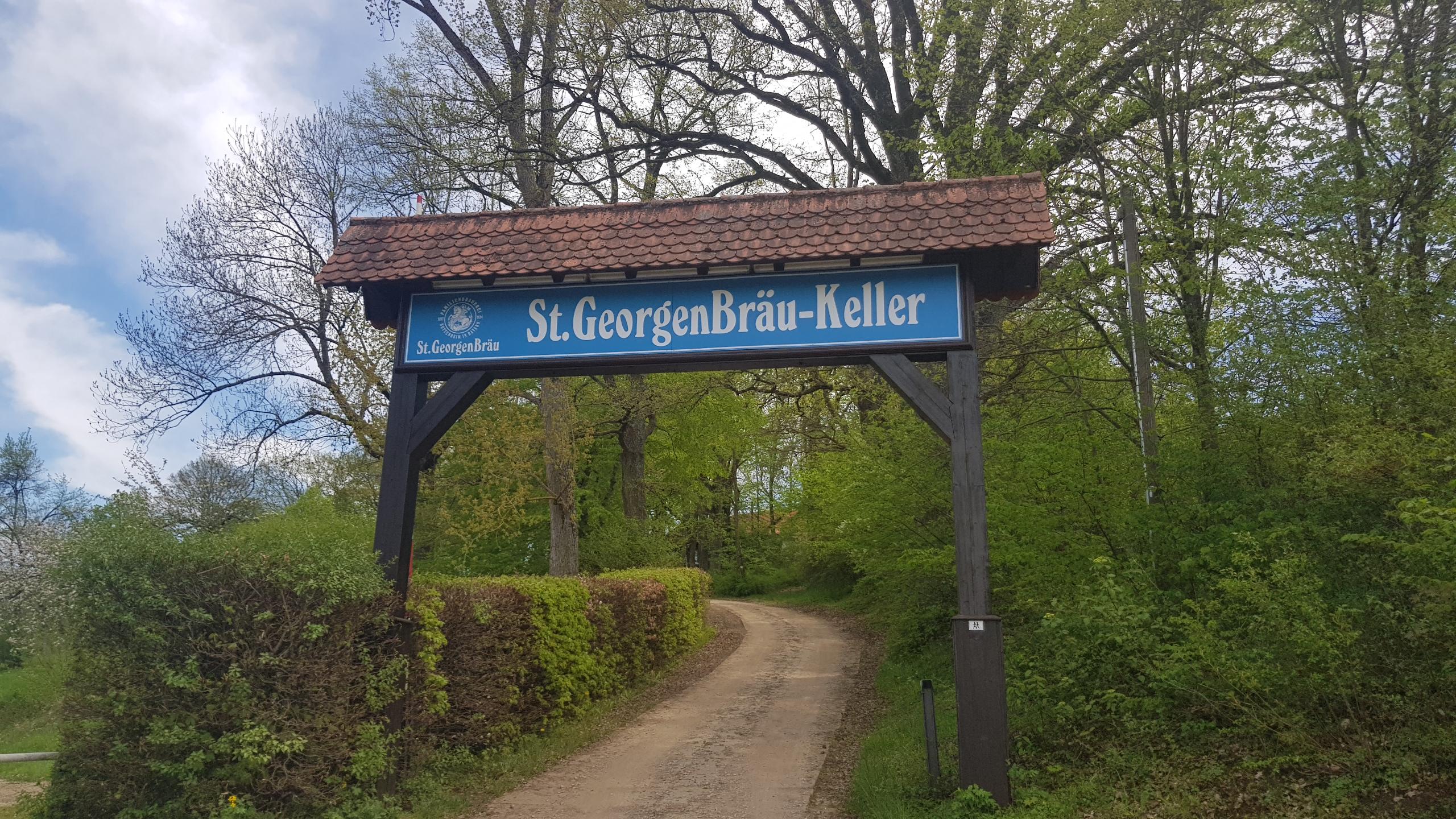 Sie finden sich beide am Ortsausgang Richtung Grube.