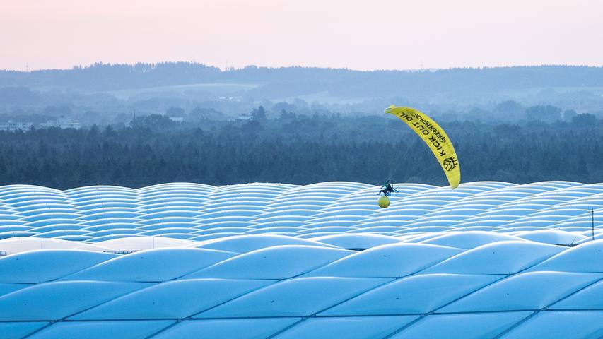 Sacre Bleu! Fallschirm-Wirbel, Eigentor, 0:1 - der DFB-Auftakt misslingt