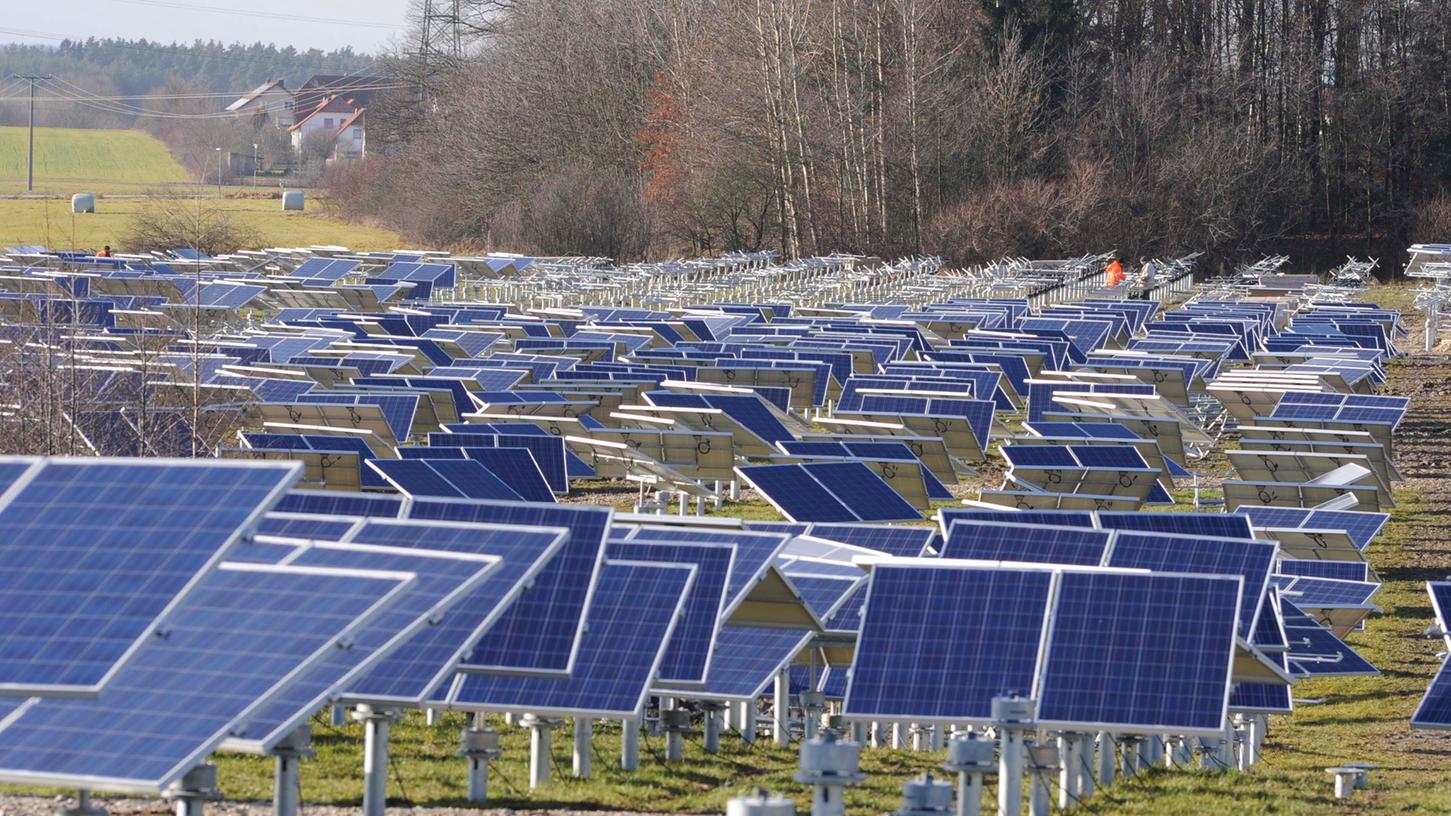 Derzeit müssen sich viele Kommunen mit der Ausweisung großer Flächen für Photovoltaik-Anlagen beschäftigen. 
