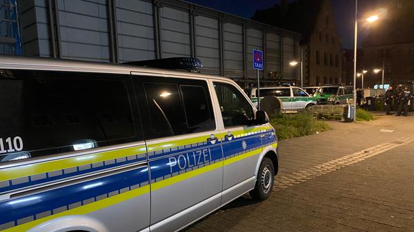 Menschenansammlung am Nürnberger Kornmarkt: Polizei setzt Pfefferspray ein