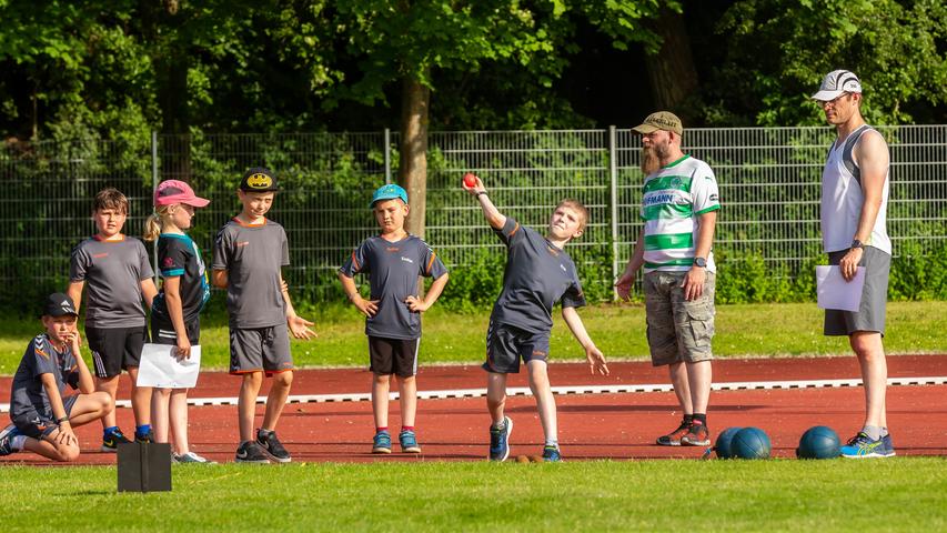 Der SV Poppenreuth stellt zum Auftakt der Sportabzeichen-Saison den Rekord bei den Junioren auf: 22 Kinder sind am Start.