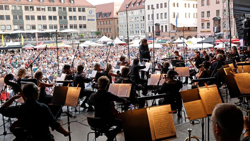 Der große Meistersinger-Gesangswettbewerb kehrt in der nächsten Saison auf den Hauptmarkt zurück.
Der große Meistersinger-Gesangswettbewerb kehrt in der nächsten Saison auf den Hauptmarkt zurück.