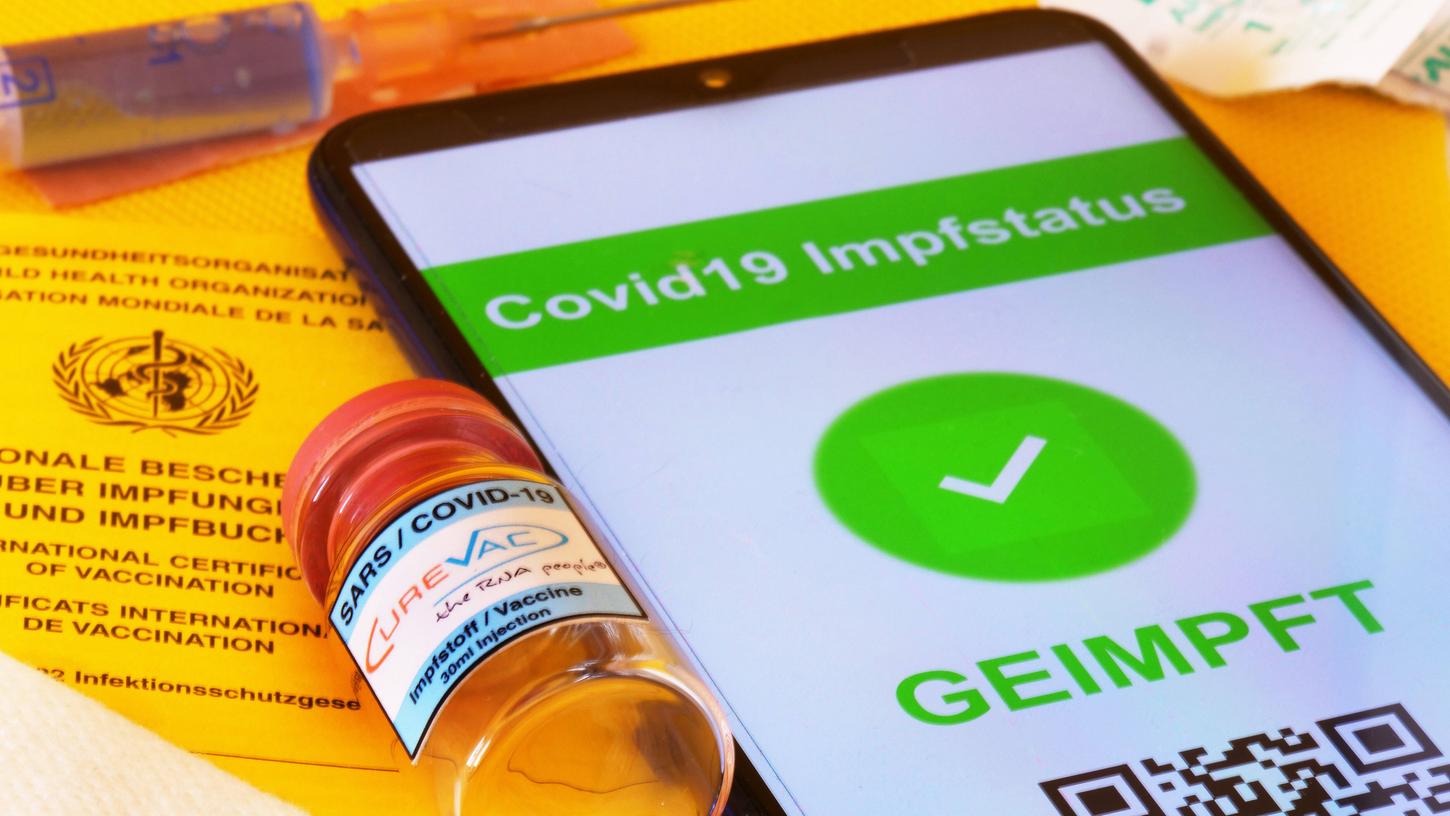Der Impfstatus gegen Covid-19 lässt sich jetzt auch per Smartphone nachweisen.