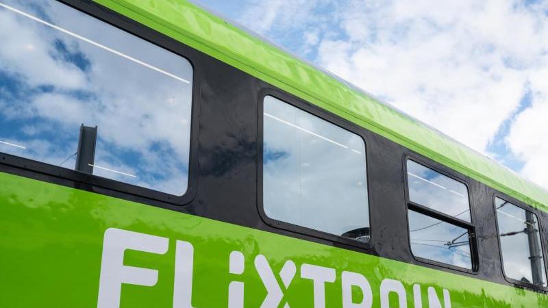Ein Großraumwagen des Unternehmens Flixtrain. Ein Großraumwagen des Unternehmens Flixtrain.