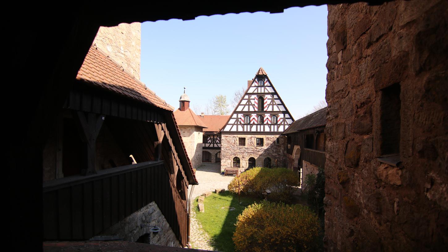 Es zieht wieder mehr Leben in Burg Hoheneck.
Es zieht wieder mehr Leben in Burg Hoheneck.