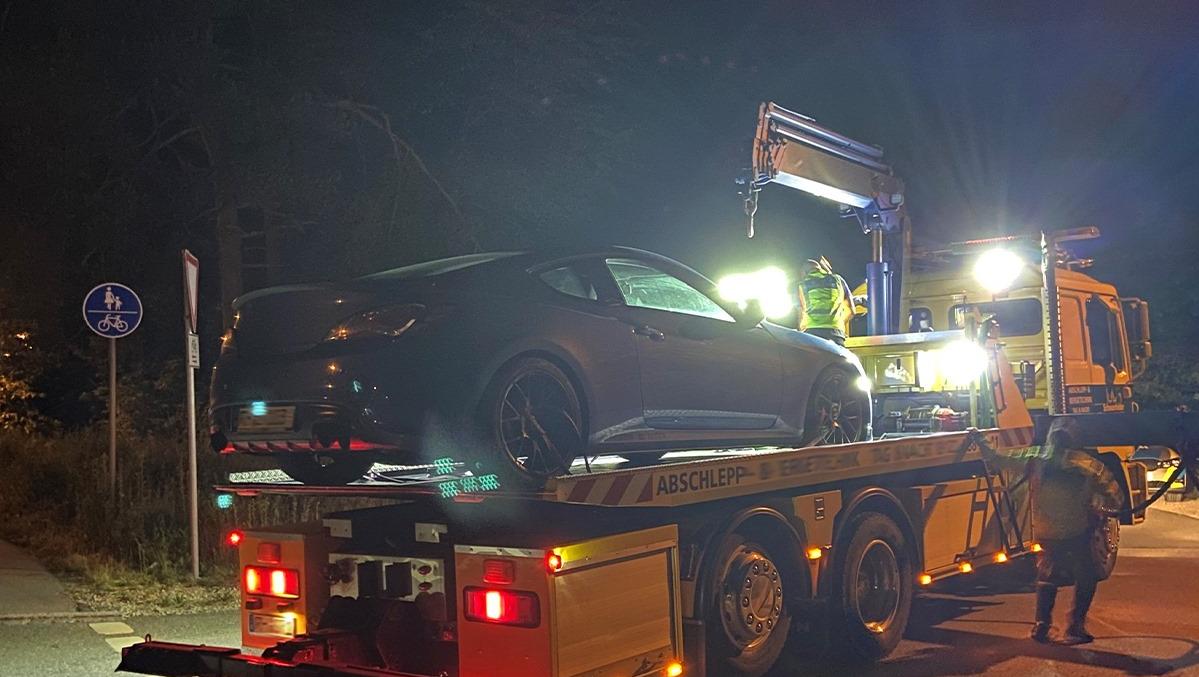Tempo-Kontrolle: Polizei zieht Poser-Car aus dem Verkehr Tempo-Kontrolle: Polizei zieht Poser-Car aus dem Verkehr