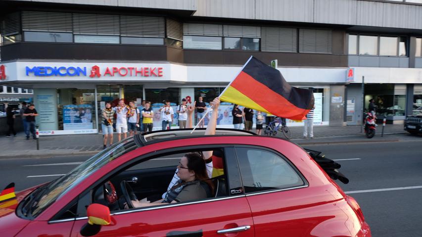 Deutschland besiegt Portugal: So feierten die Fans auf Nürnbergs Straßen