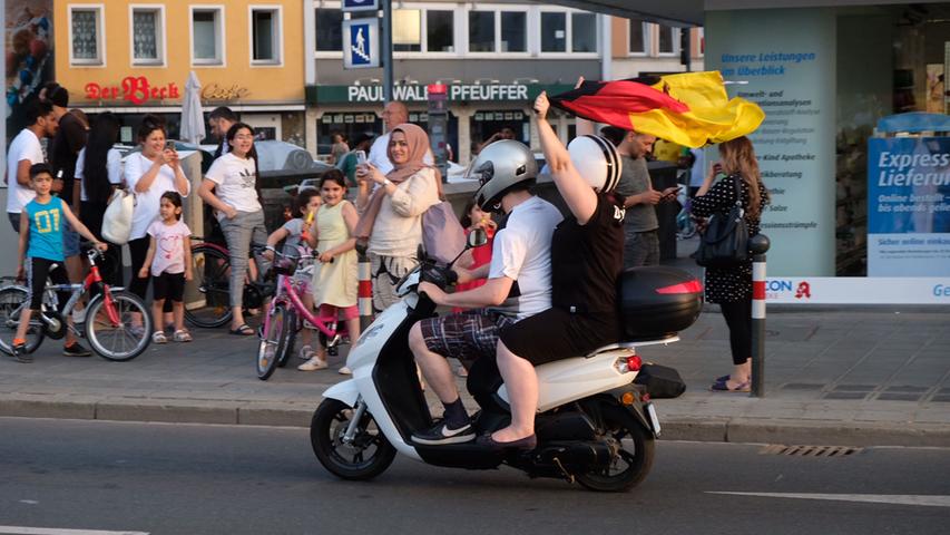Deutschland besiegt Portugal: So feierten die Fans auf Nürnbergs Straßen