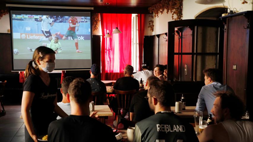 4:2 gegen Portugal! So feierten die Nürnberger beim Public Viewing