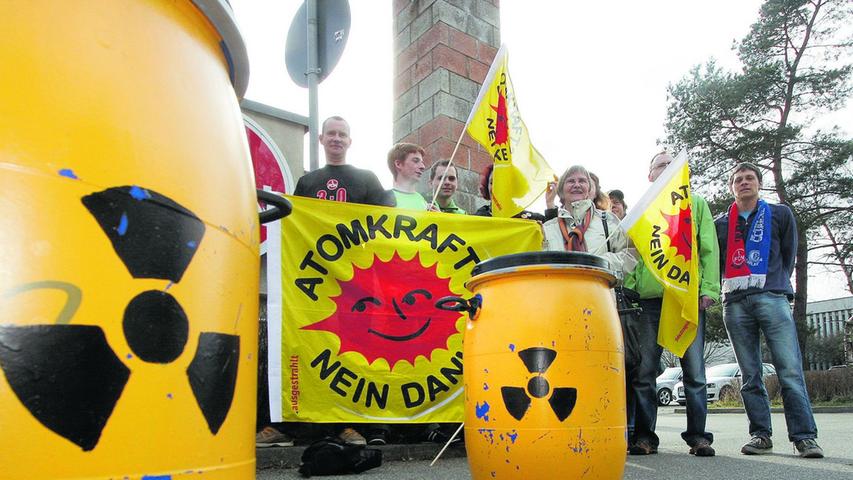 Atomkraftgegner demonstrieren gegen Club-Sponsor Areva