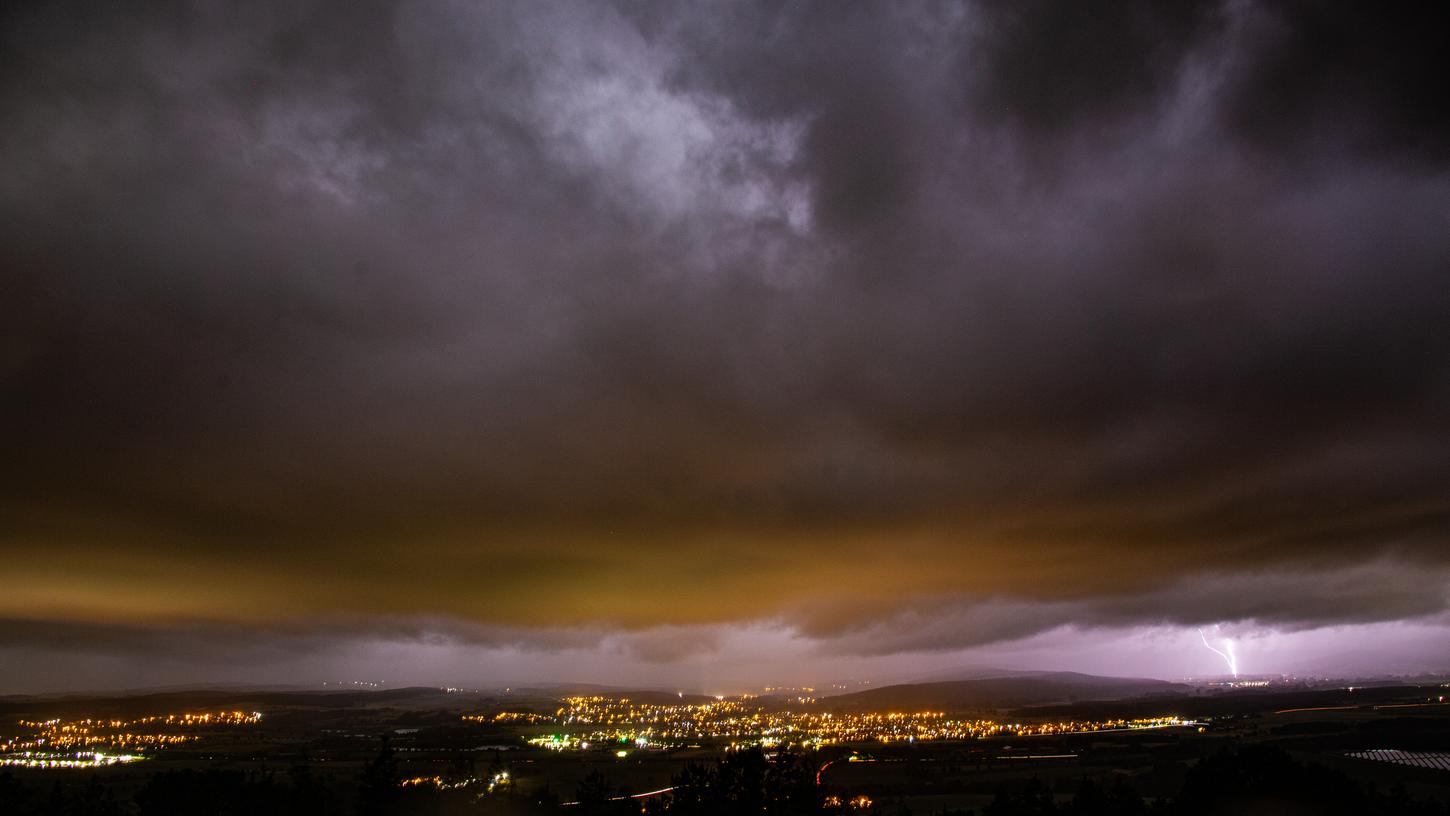 Gewitter über Mittelfranken: In diesem Sommer sind sehr viele Extremwetterlagen zu erleben.