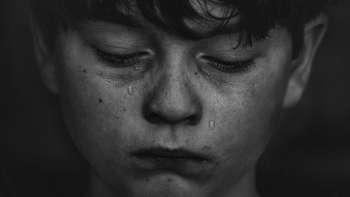 Niemand wird zum Verbrecher geboren, aber die Hauptquelle der Kriminalität ist die eigene Kindheit und Jugend, in der Gewalt erlebt wurde.
Niemand wird zum Verbrecher geboren, aber die Hauptquelle der Kriminalität ist die eigene Kindheit und Jugend, in der Gewalt erlebt wurde.