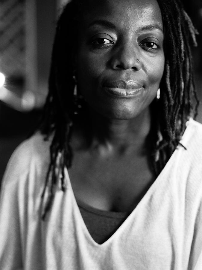 Die simbabwische Autorin und Filmemacherin Tsitsi Dangarembga erhält den Friedenspreis des Deutschen Buchhandels 2021. Sie sei eine der wichtigsten Künstlerinnen ihres Landes und "eine weithin hörbare Stimme Afrikas in der Gegenwartsliteratur" so die Begründung.
