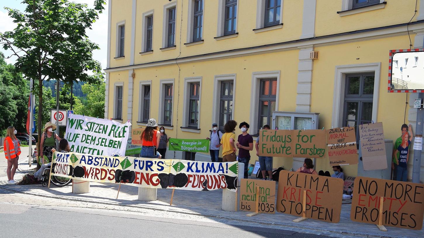 Die Demonstration von Fridays for Future Pa Maximierenrsberg stand unter dem Motto Aufbruchs-Klima und war Teil eines bundesweiten Aktionstages.