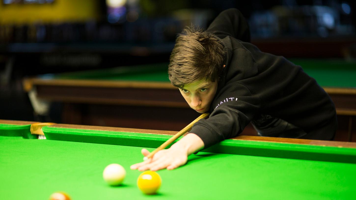 Jakob Pfeiffer vom SSC Fürth wurde 2019 deutscher U16-Meister im Snooker - und ist es dank der Corona-Zwangspause 2020 auch noch im Jahr 2021.
Jakob Pfeiffer vom SSC Fürth wurde 2019 deutscher U16-Meister im Snooker - und ist es dank der Corona-Zwangspause 2020 auch noch im Jahr 2021.