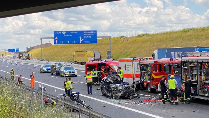In Fahrtrichtung Regensburg/Nürnberg wurde die Autobahn gesperrt.