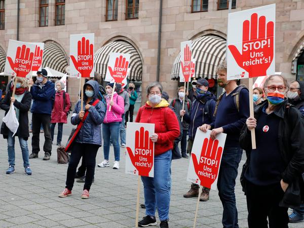 Im Herbst 2020 protestierten Lehrkräfte auch in Nürnberg gegen die Arbeitsbelastung. Dann bremste die Pandemie ihre Aktionen aus. 
