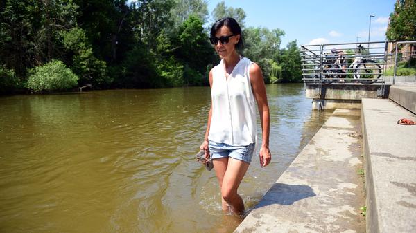 ...und im Sommer gern zur Abkühlung im Fluss genutzt wird.