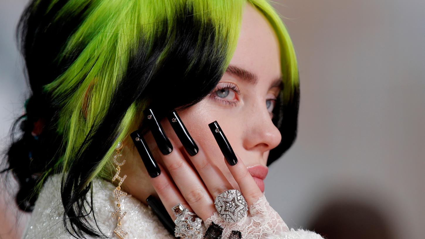Asiaten beleidigt? Billie Eilish entschuldigt sich für ein Lied.
Asiaten beleidigt? Billie Eilish entschuldigt sich für ein Lied.