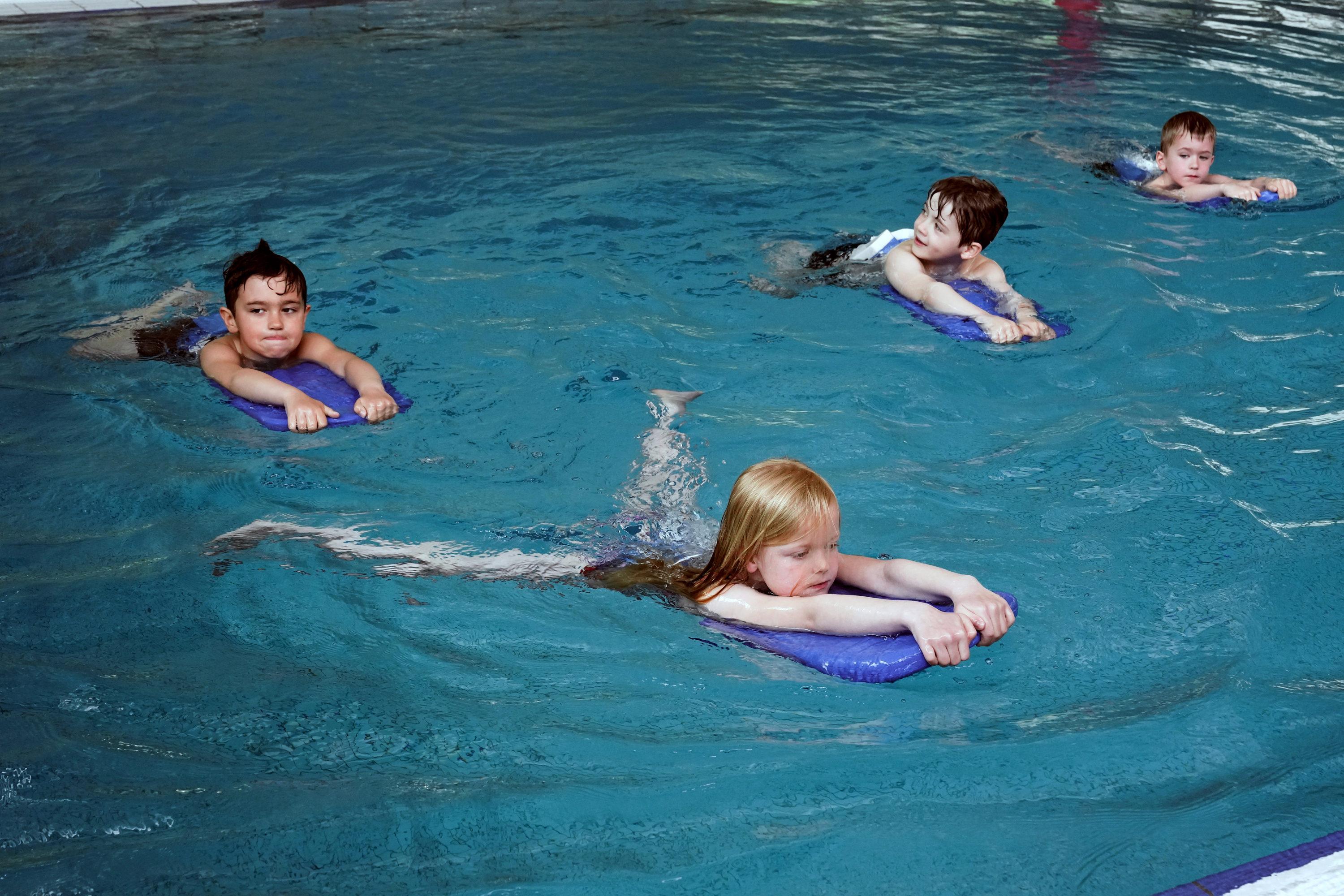 Schwimmkurs fuer Kinder