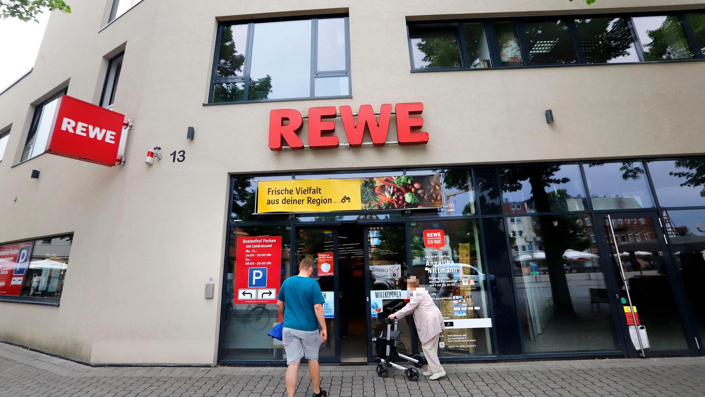 Die Tage des Rewe-Marktes am Forchheimer Paradeplatz sind gezählt: Am 14. August ist der letzte Verkaufstag. Die Tage des Rewe-Marktes am Forchheimer Paradeplatz sind gezählt: Am 14. August ist der letzte Verkaufstag.