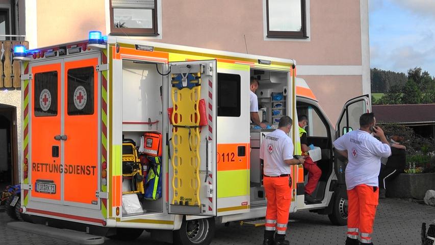 Quad kracht in Mercedes: Hubschrauber bringt jugendliche Fahrerin schwerstverletzt ins Krankenhaus