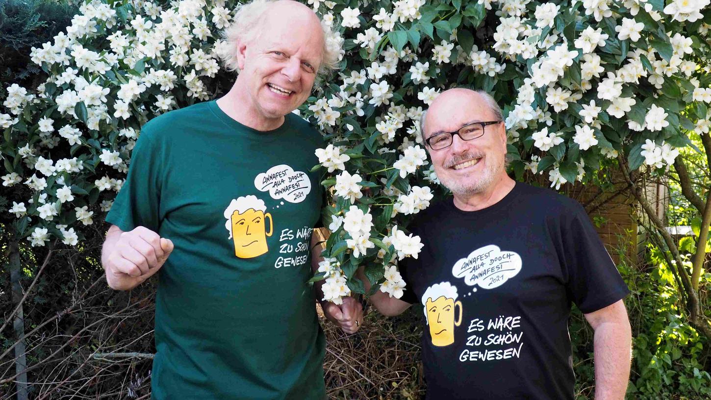 Ulli Raab (re.) und Atze Bauer präsentieren das neue Annafest-T-Shirt.
Ulli Raab (re.) und Atze Bauer präsentieren das neue Annafest-T-Shirt.