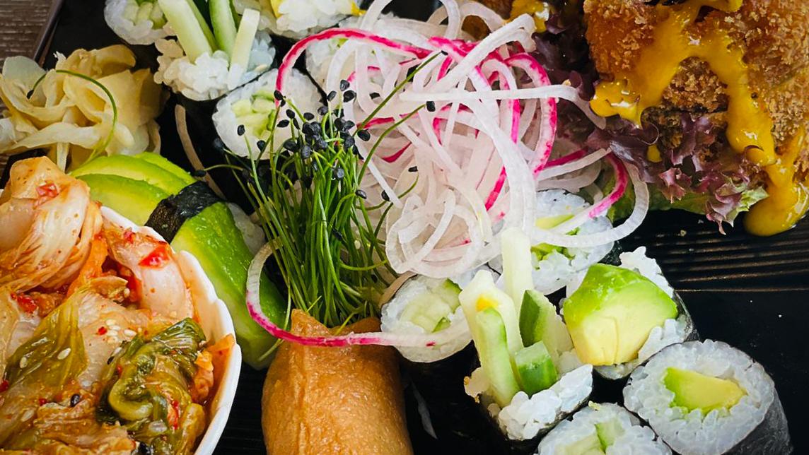 Hong Long ist ein in Nürnberg sehr beliebter Imbiss gewesen. Jetzt, im neuen Areal, wird auch noch ein Restaurant daraus. Hong Long ist ein in Nürnberg sehr beliebter Imbiss gewesen. Jetzt, im neuen Areal, wird auch noch ein Restaurant daraus.