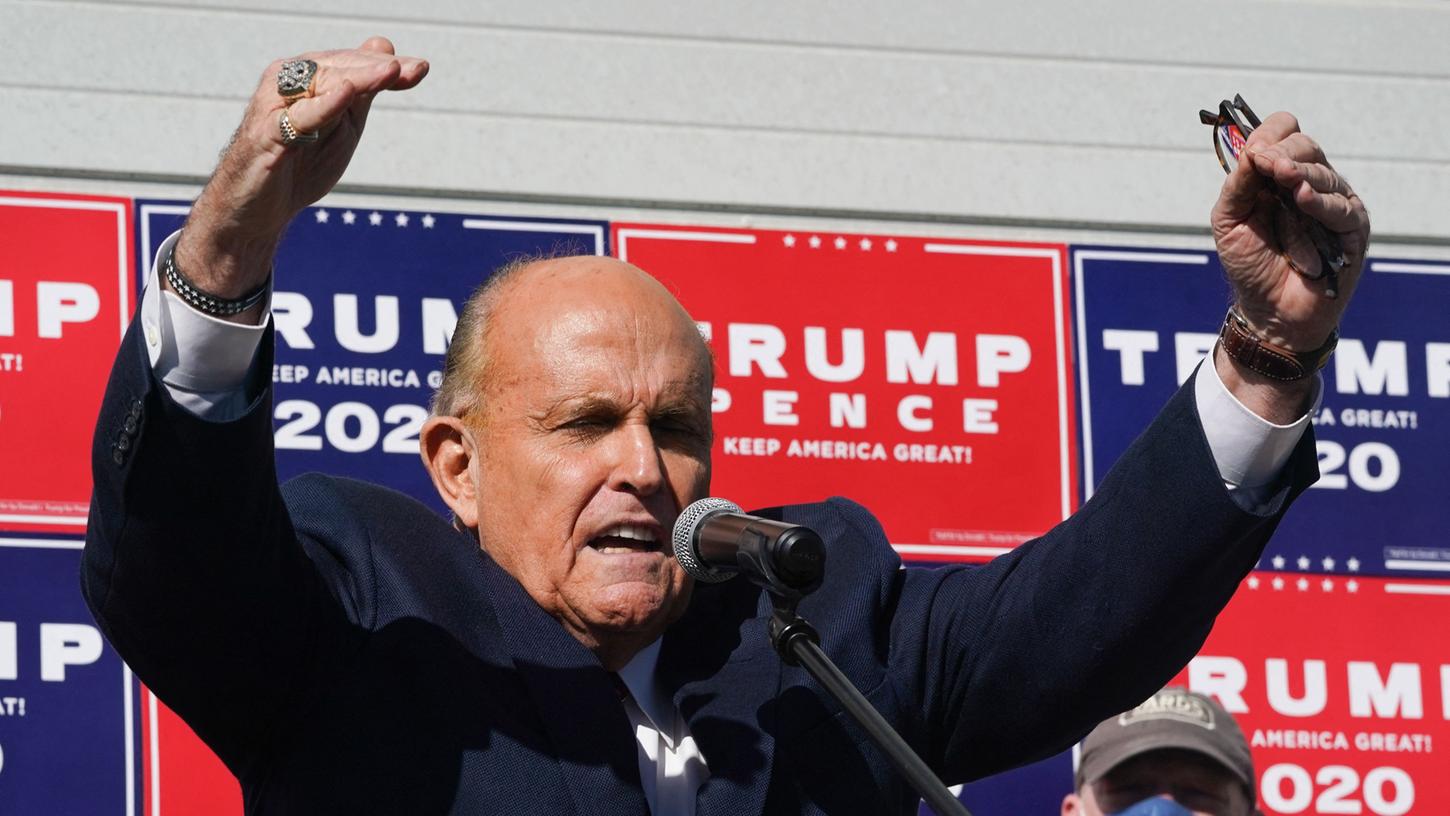 Rudy Giuliani spielte eine der Hauptrollen in Donald Trumps Versuch, den Ausgang der US-Präsidentenwahl 2020 anzugreifen. (Archivbild)
Rudy Giuliani spielte eine der Hauptrollen in Donald Trumps Versuch, den Ausgang der US-Präsidentenwahl 2020 anzugreifen. (Archivbild)