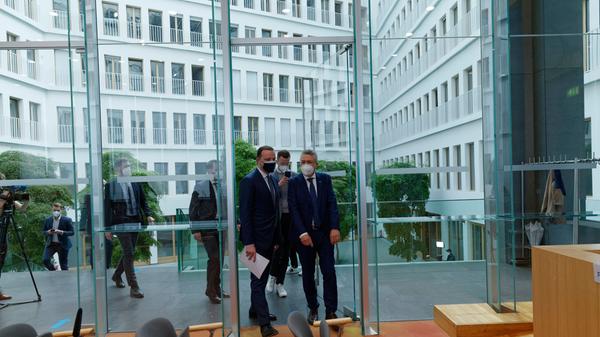 Lothar H. Wieler + Jens Spahn 2021-06-22 - Deutschland, Berlin - Bundespressekonferenz zur Corona-Lage mit dem Schwerpu